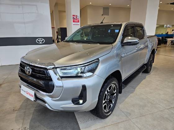 TOYOTA HILUX 2.8 D-4D TURBO DIESEL CD SRX LIMITED 4X4 AUTOMÁTICO TOYOTA HILUX 2.8 D-4D TURBO DIESEL CD SRX LIMITED 4X4 AUTOMÁTICO
